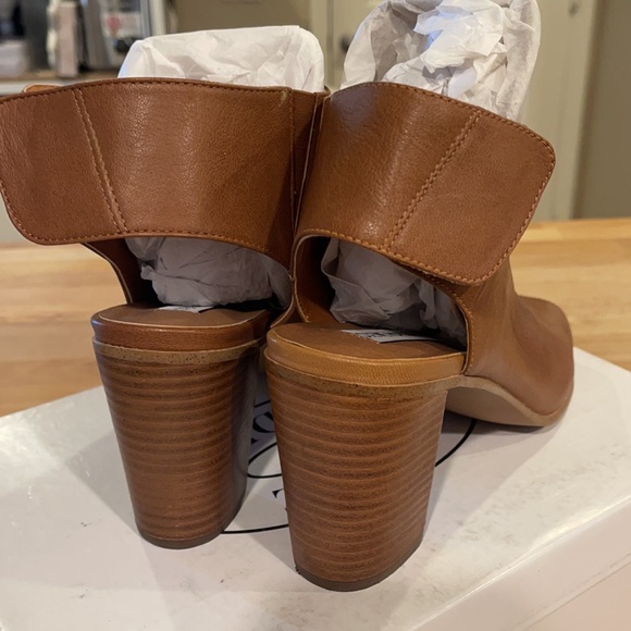Steve Madden NONSTP cognac leather, size 9.5. Worn - Picture 4 of 8